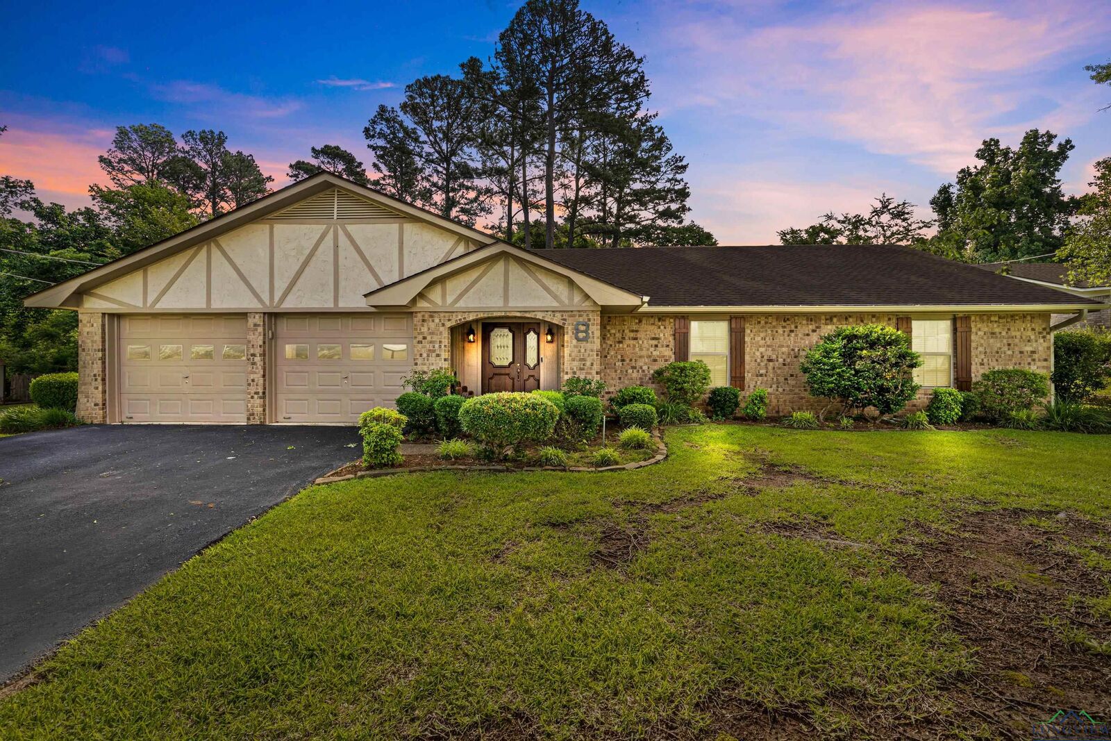 Property Photo:  8 Honeysuckle Ln  TX 75605 