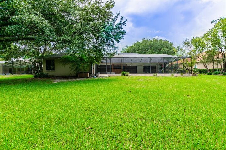 Property Photo:  5313 Burchette Road  FL 33647 