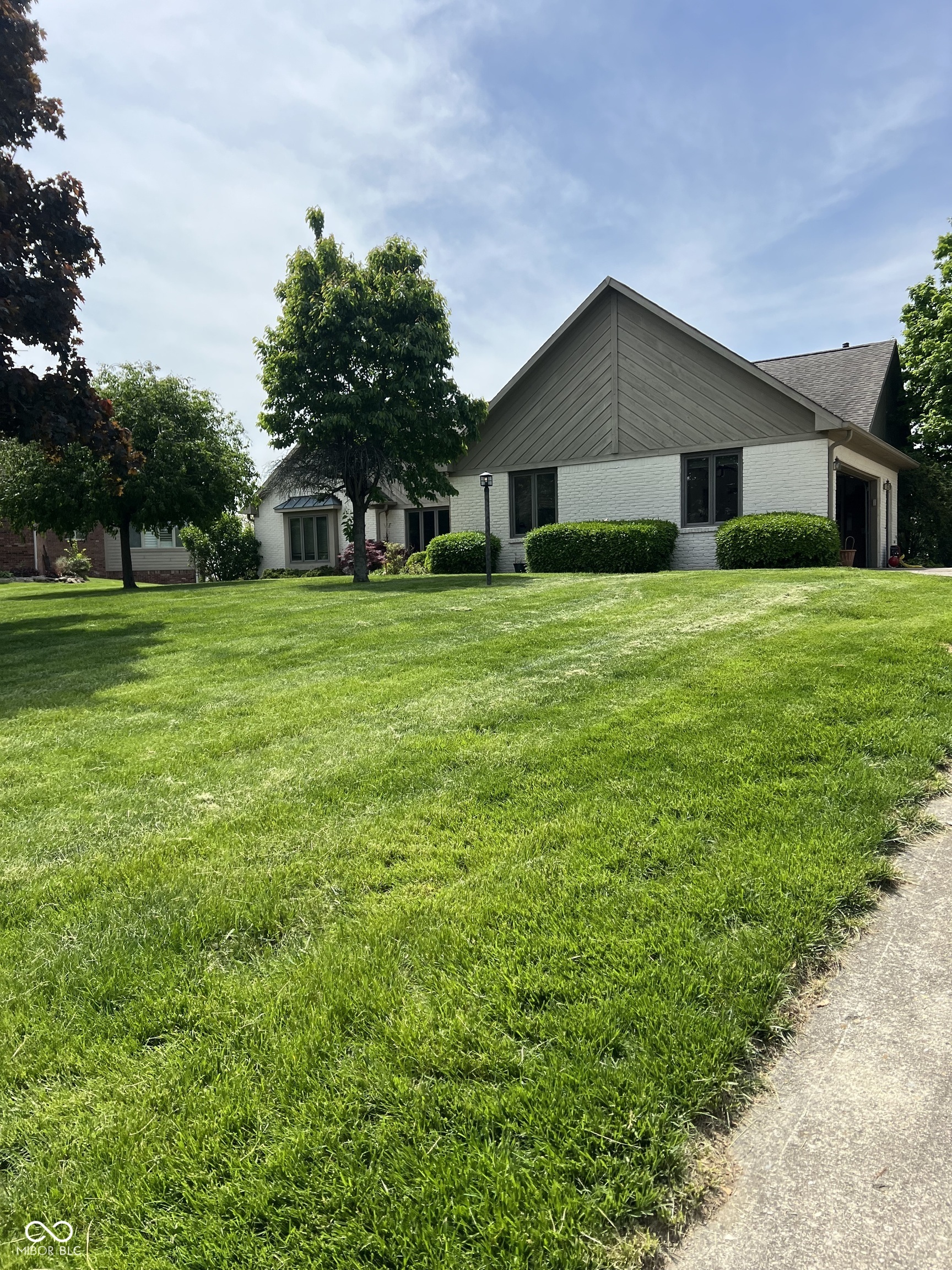Property Photo: 2407 Overlook Drive IN 46176