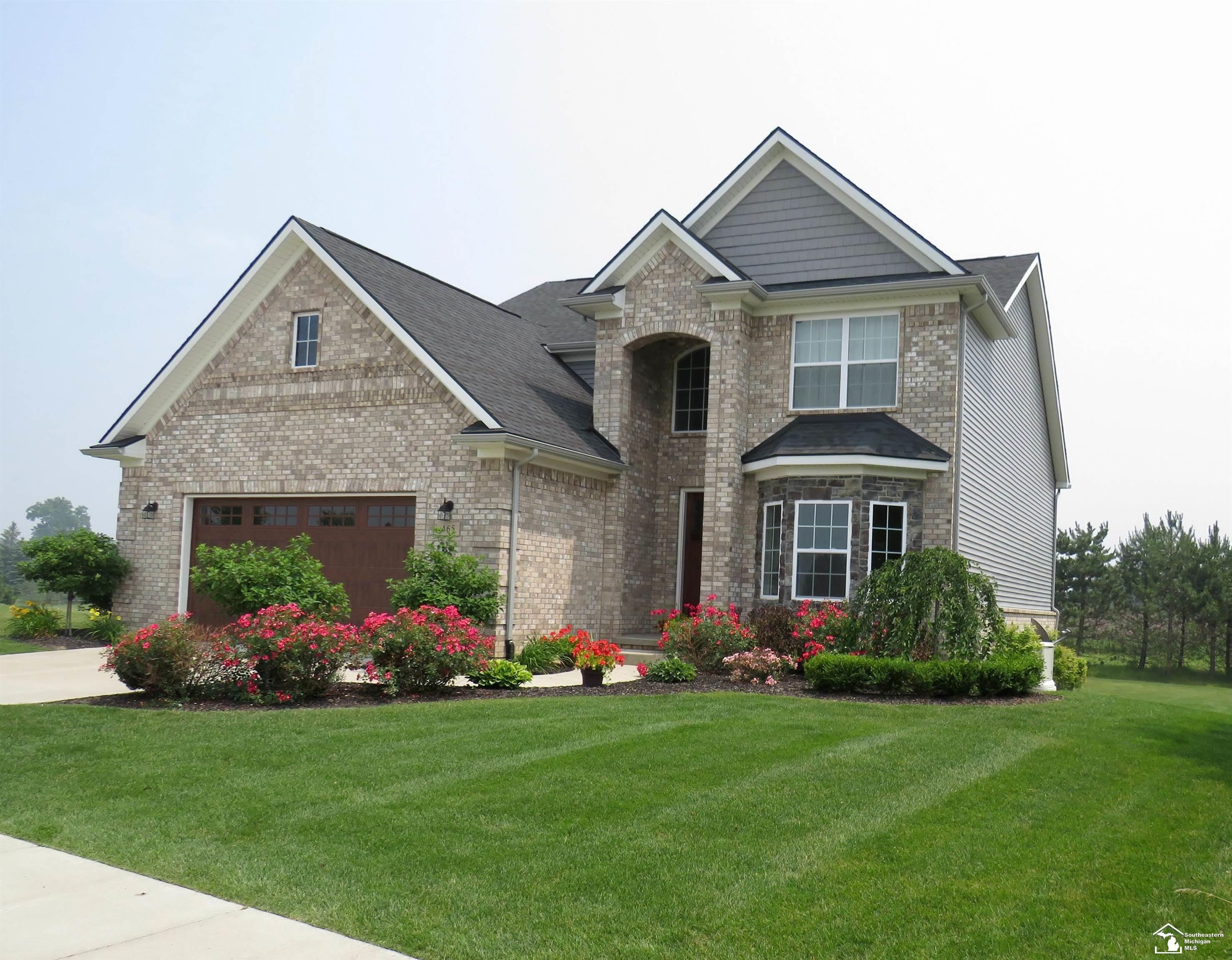 Property Photo: 465 Corinth Circle MI 48131