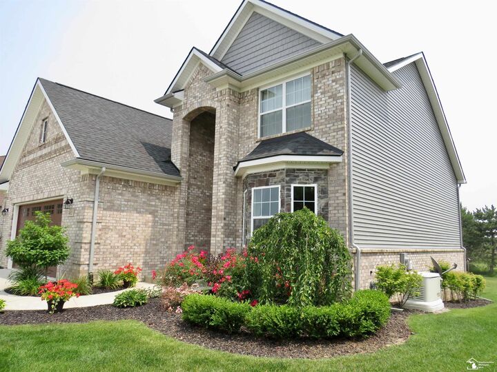 Property Photo: 465 Corinth Circle MI 48131