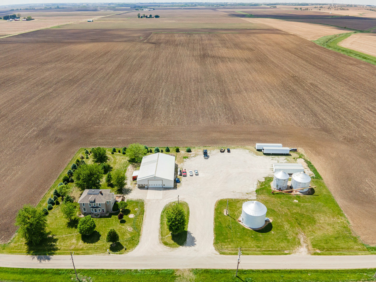 Property Photo: 4731 E 10th Road IL 60518