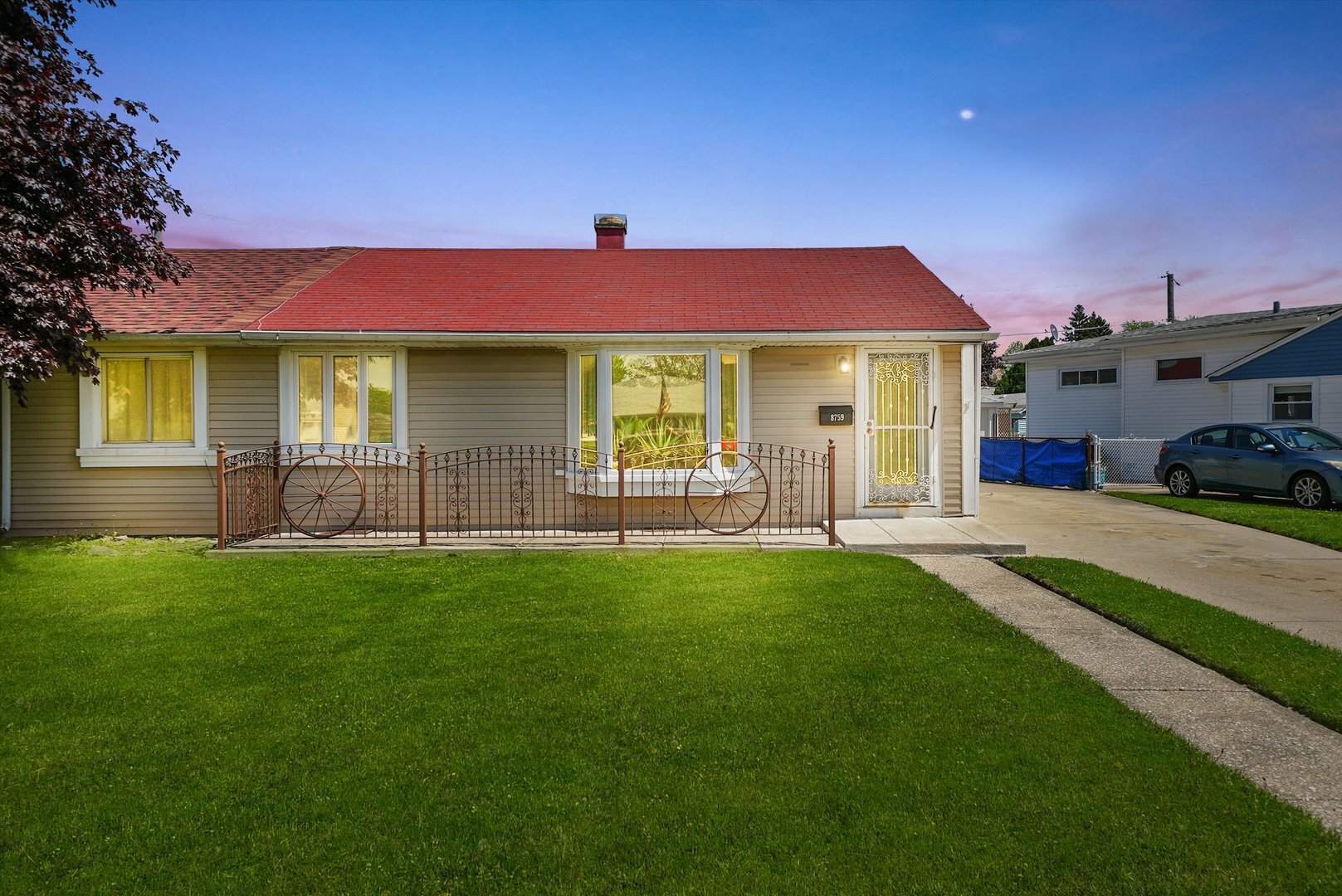 Property Photo: 8759 S Kilbourn Avenue IL 60456