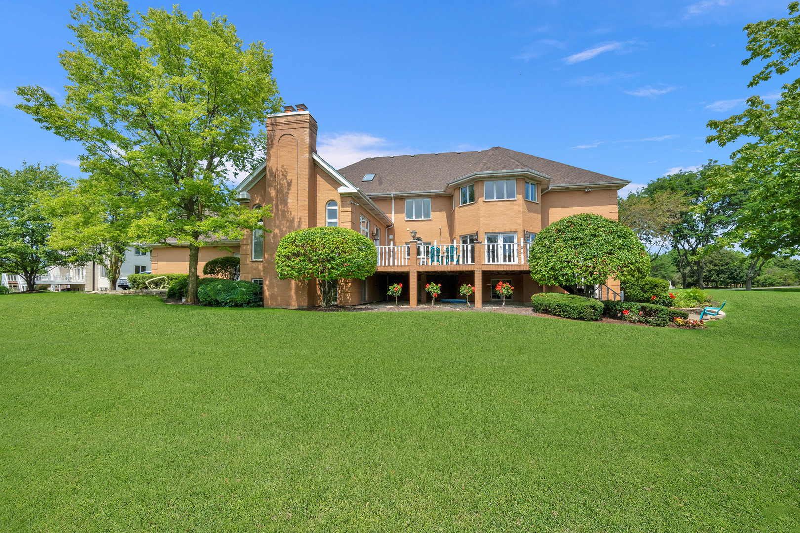 Property Photo: 5 S Meadow Court IL 60010