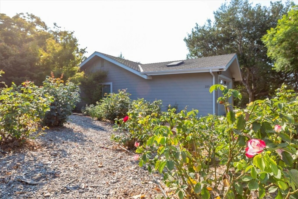 Property Photo:  225 Hacienda Avenue  CA 93401 