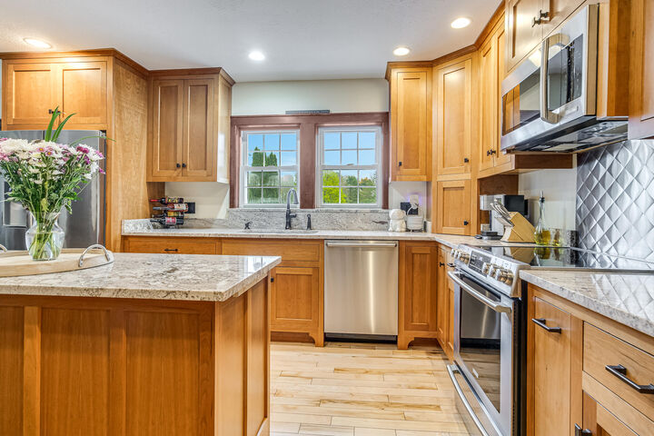 Property Photo:  626 US Route 1  ME 04074 