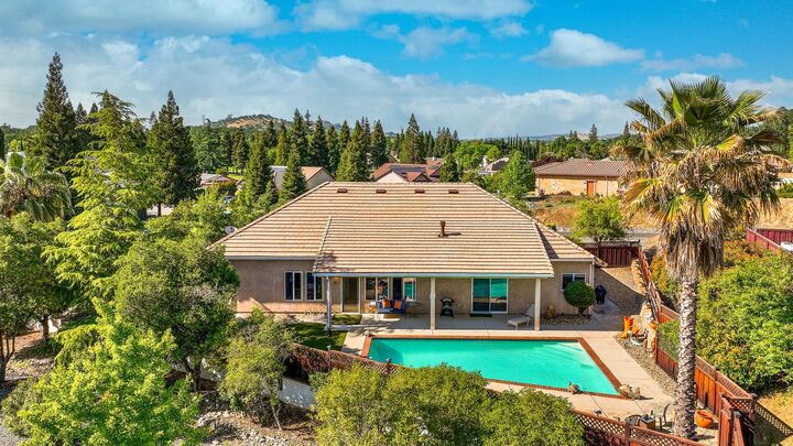 Property Photo:  689 Saint Andrews  CA 95252 