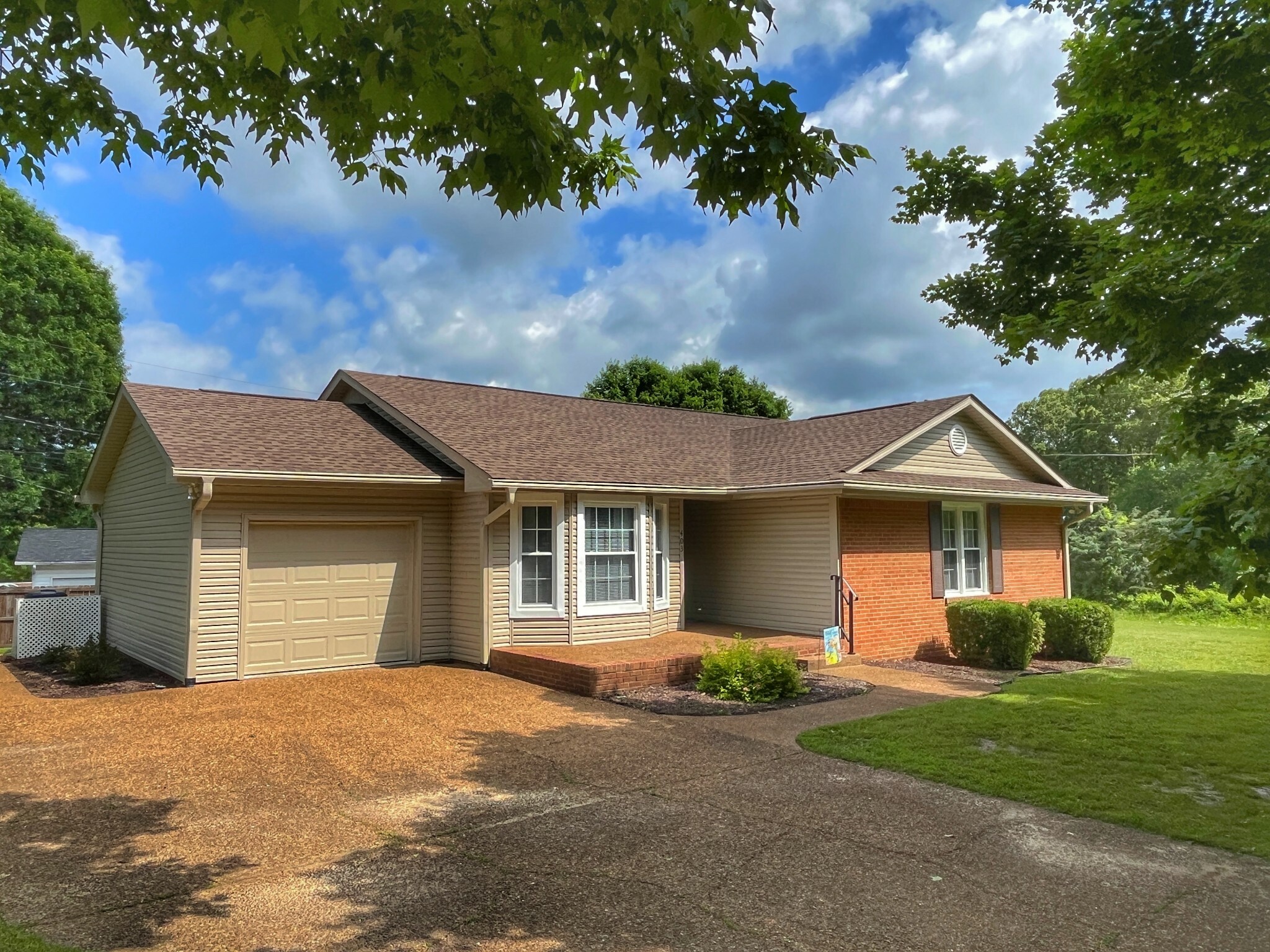 Property Photo: 403 Mockingbird Lane TN 37055