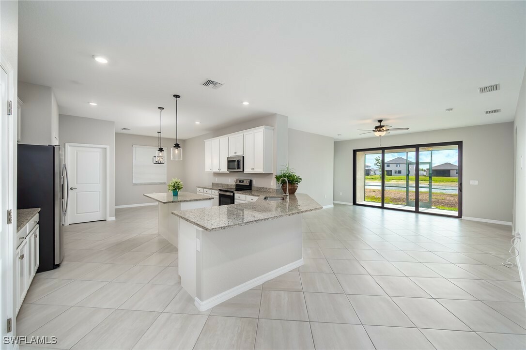 Property Photo: 3330 Antilla Court FL 33905