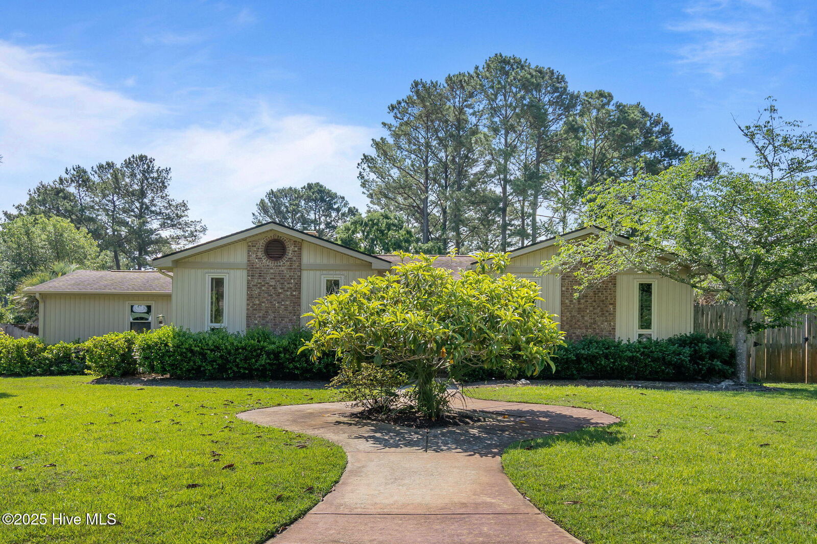 Property Photo: 327 N Colony Circle NC 28409