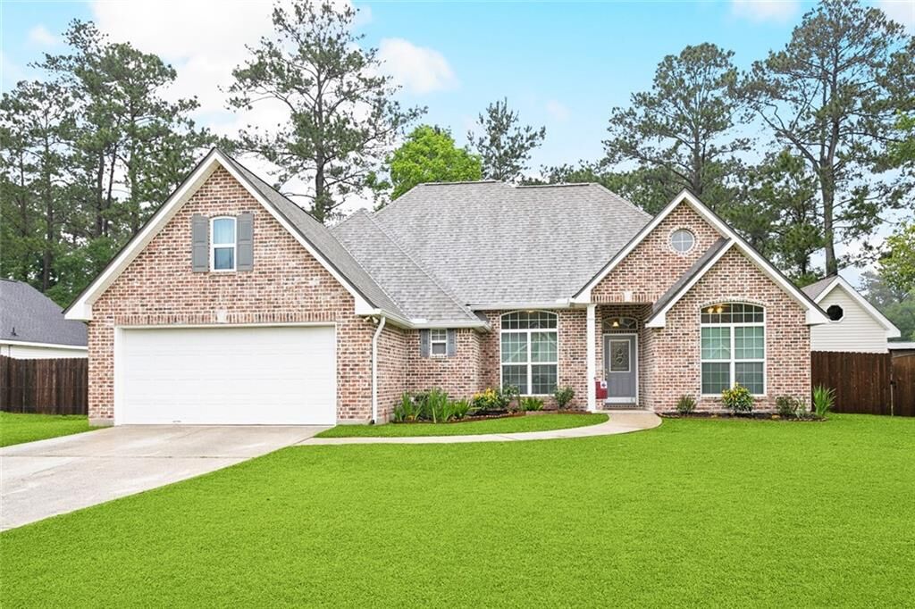 Property Photo: 142 Lazy Creek Drive LA 70471
