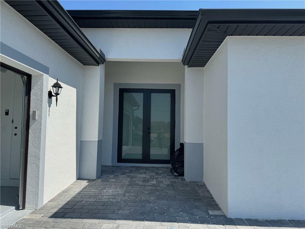 Property Photo: 4206 15th St SW FL 33976