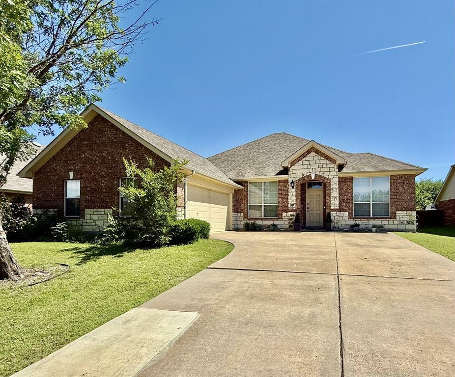 Property Photo: 1311 Fleetwood Cove Drive TX 75052