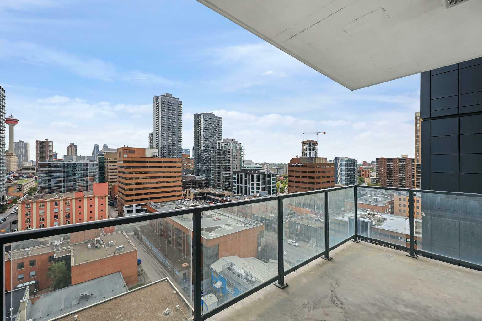 Property Photo: 1010 6 Street SW 607 AB T2R 1B4
