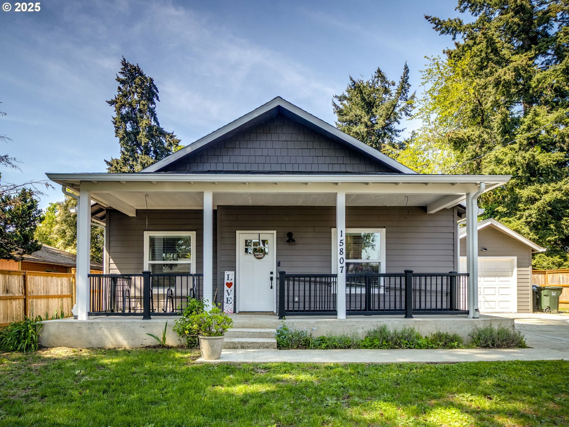 Property Photo: 15807 SE Rainier Ave OR 97015