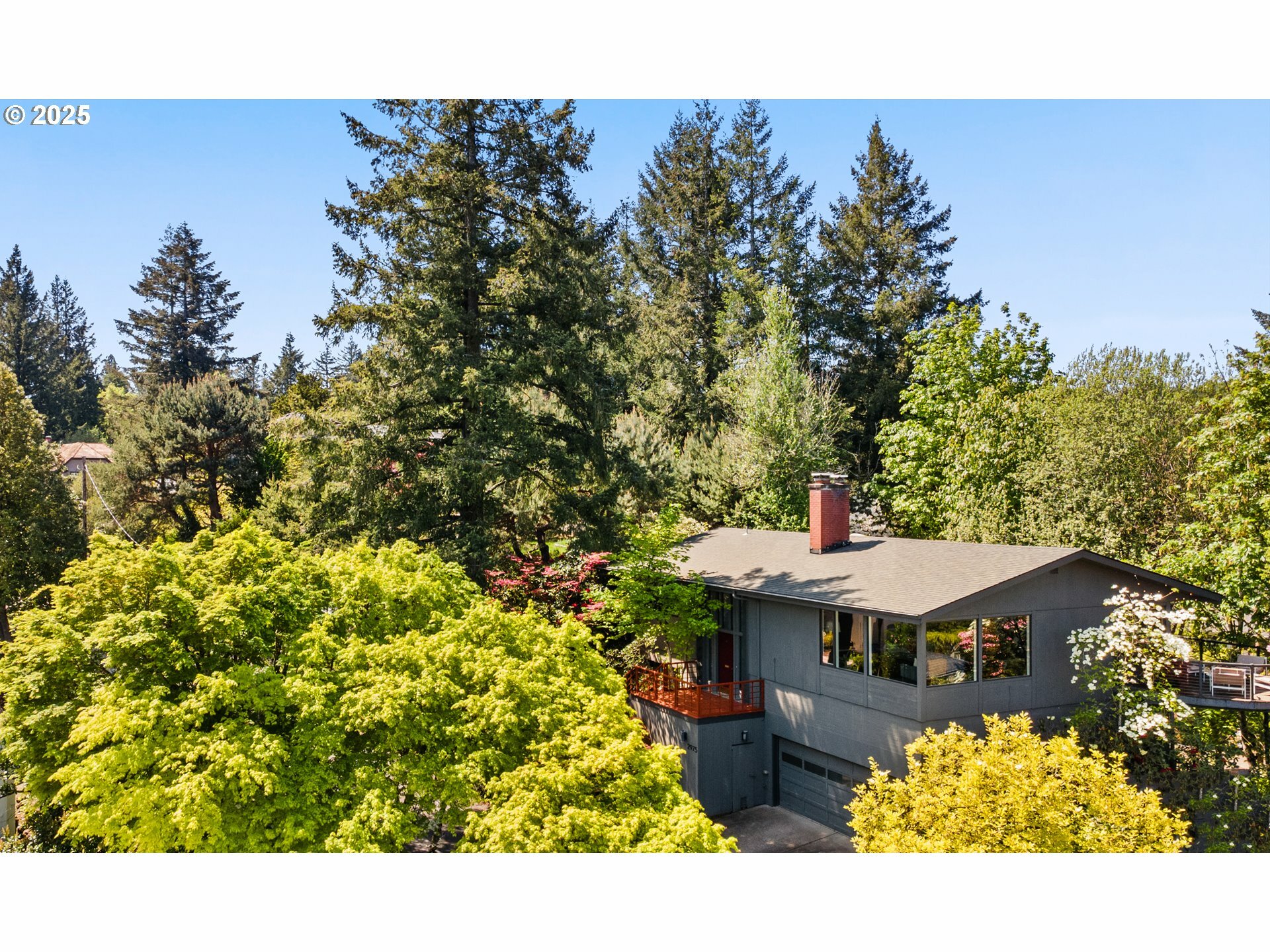 2975 SW Canterbury Ln  Portland OR 97205 photo
