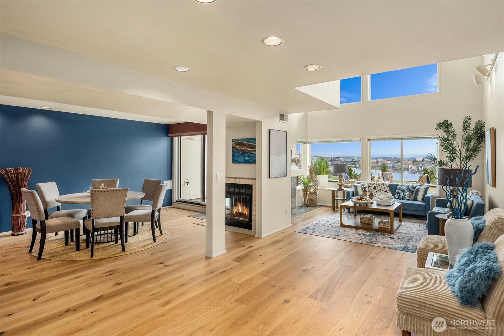Property Photo: 2400 Aurora Avenue N 202 WA 98109