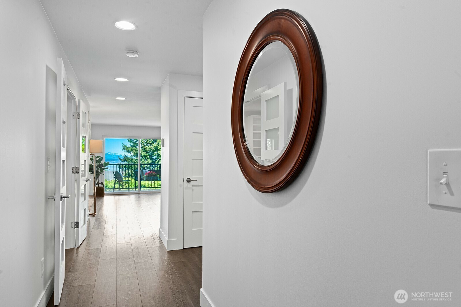 Property Photo: 5025 California Avenue SW 204 WA 98136