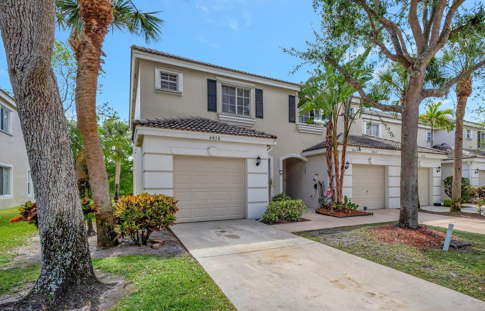 Property Photo: 4858 Palmbrooke Circle FL 33417
