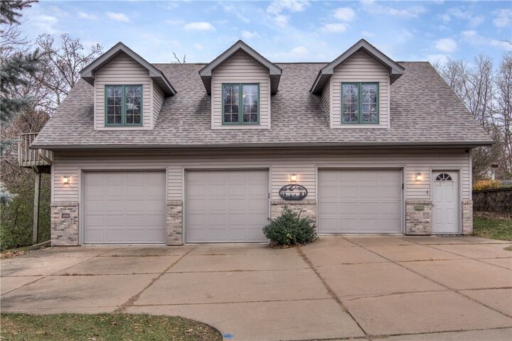 1813 Abbe Hill Drive  Eau Claire WI 54703 photo