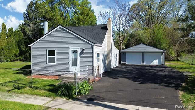 Property Photo:  2265 Morris Avenue  MI 48529 