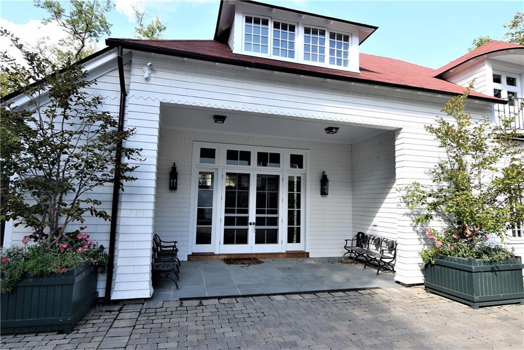 Property Photo: 431 Bellevue Avenue Ch RI 02840