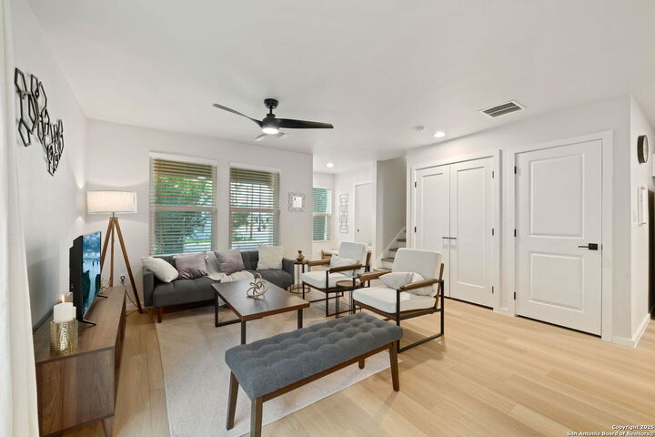 1106 S Gevers St  San Antonio TX 78210 photo