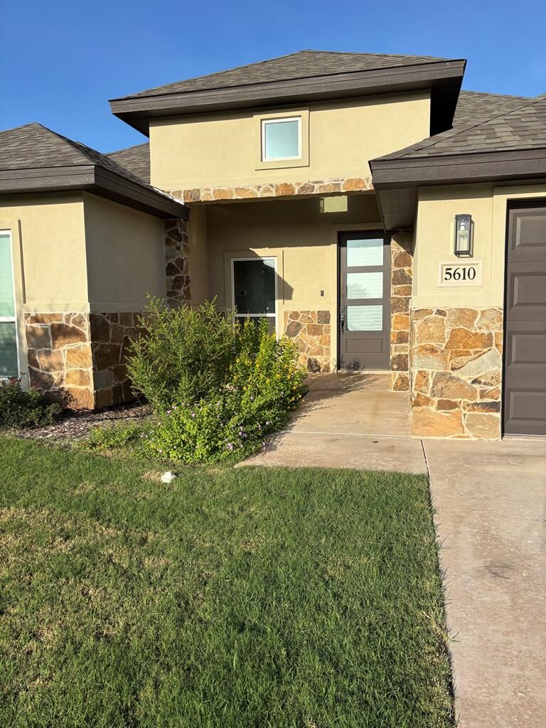 Property Photo: 5610 Slayde St TX 76904