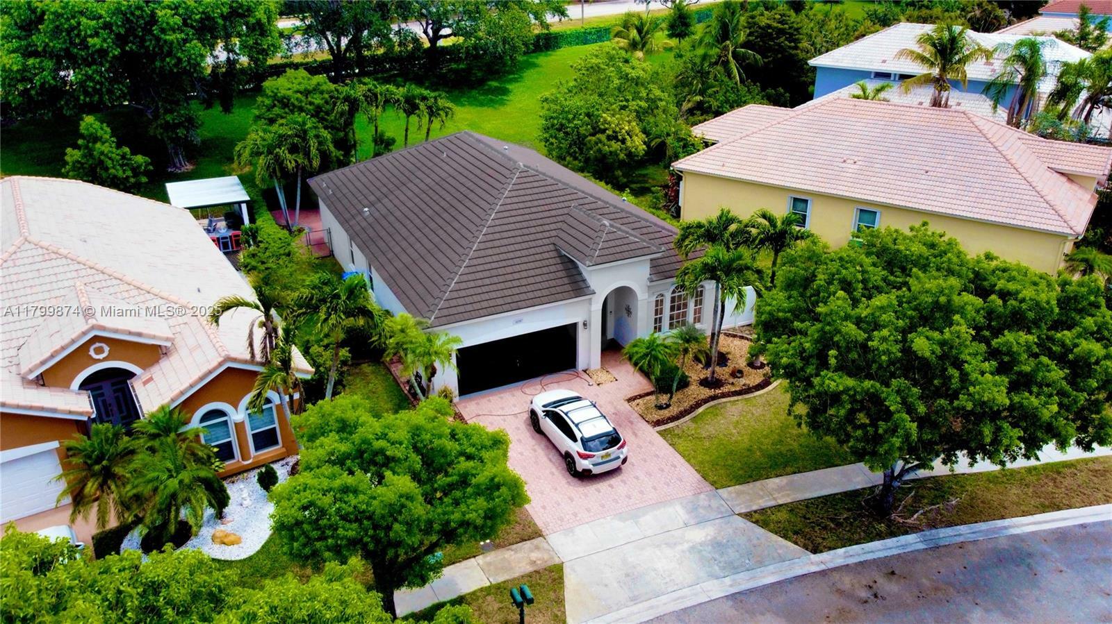 Property Photo: 16597 SW 1st St FL 33027