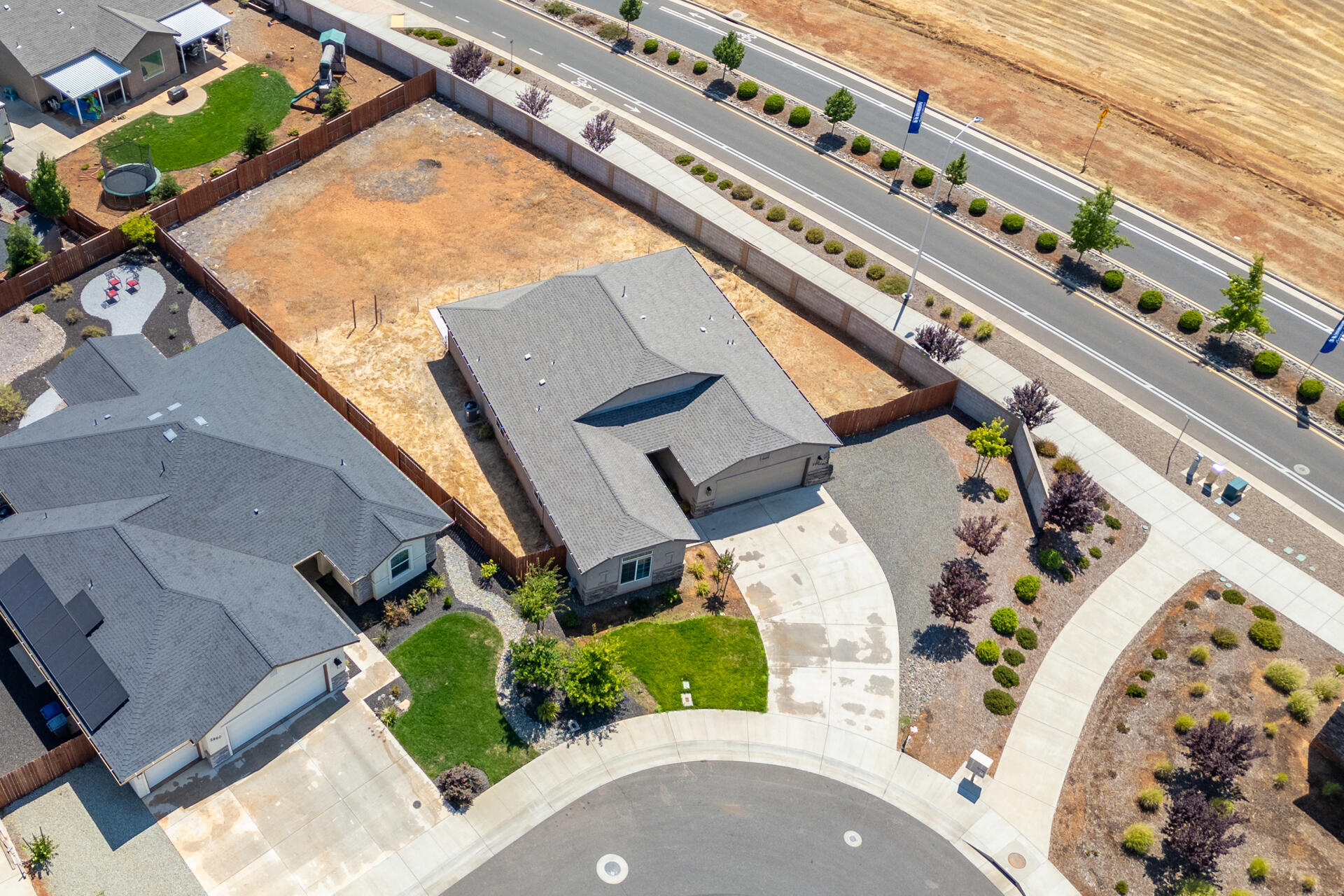 Property Photo: 2876 Calaveras Court CA 96002