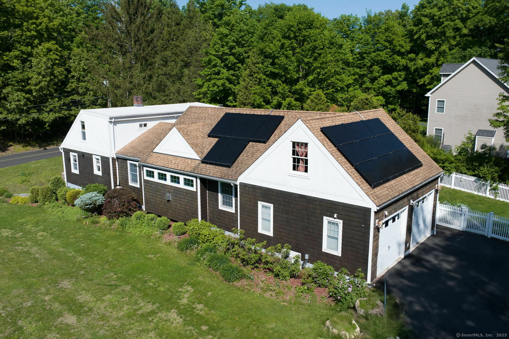 Property Photo: 1013 Wallingford Road CT 06410