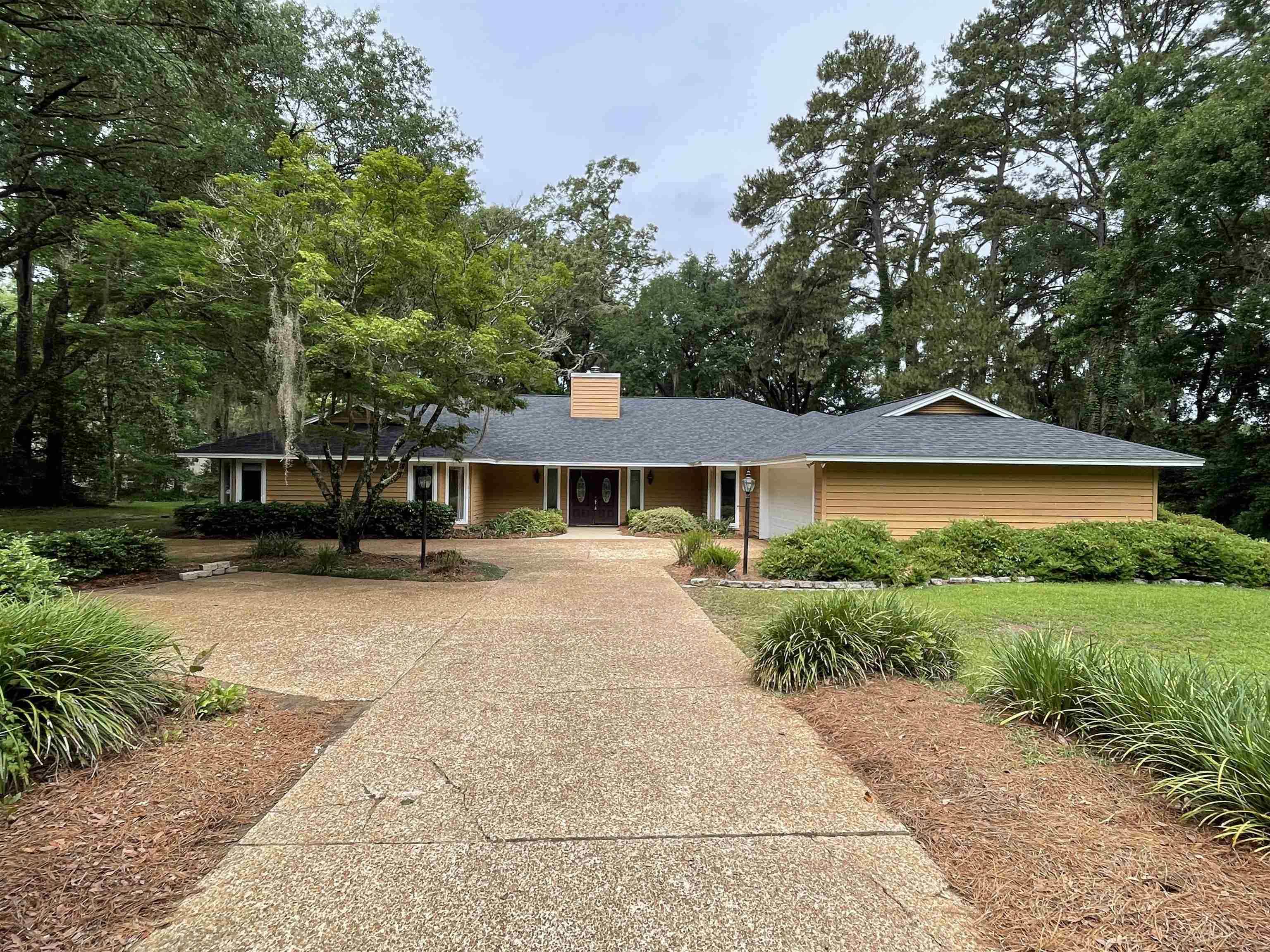 Property Photo: 6152 Pimlico Court FL 32309