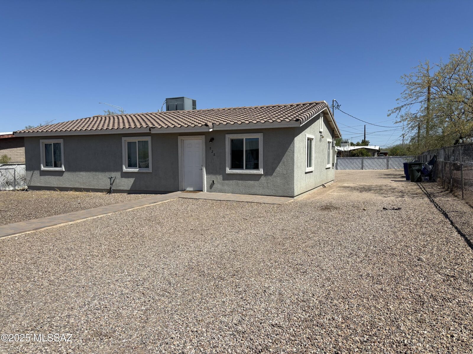 Property Photo: 928 W Pennsylvania Street AZ 85714