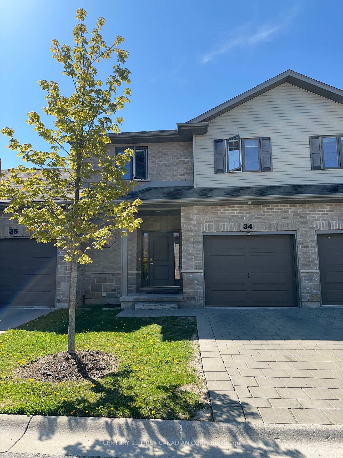 Property Photo: 2910 Tokala Trail W 34 ON N6G 0T9