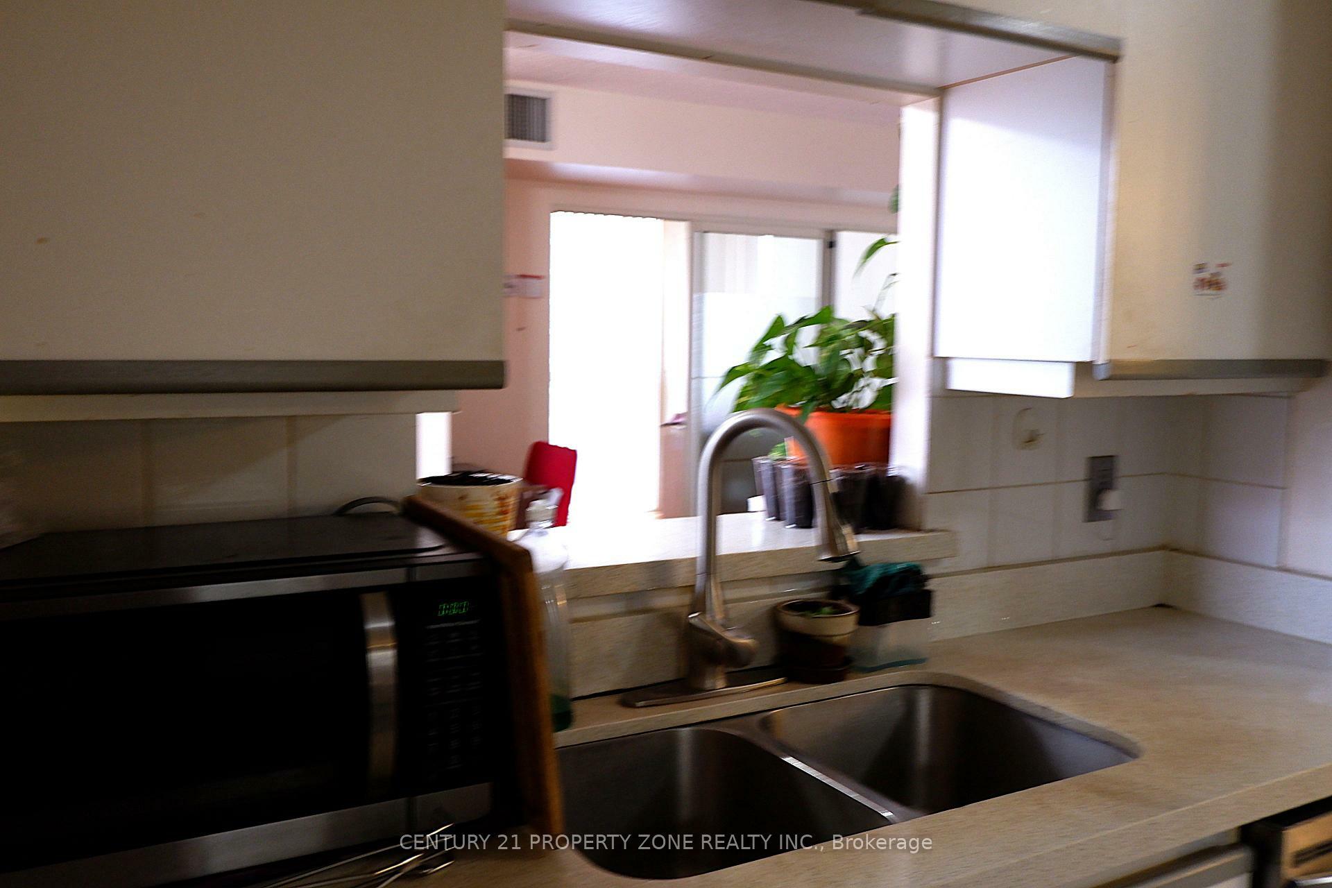 Photo de la propriété: 285 Enfield Place 1410 ON L5B 3Y6