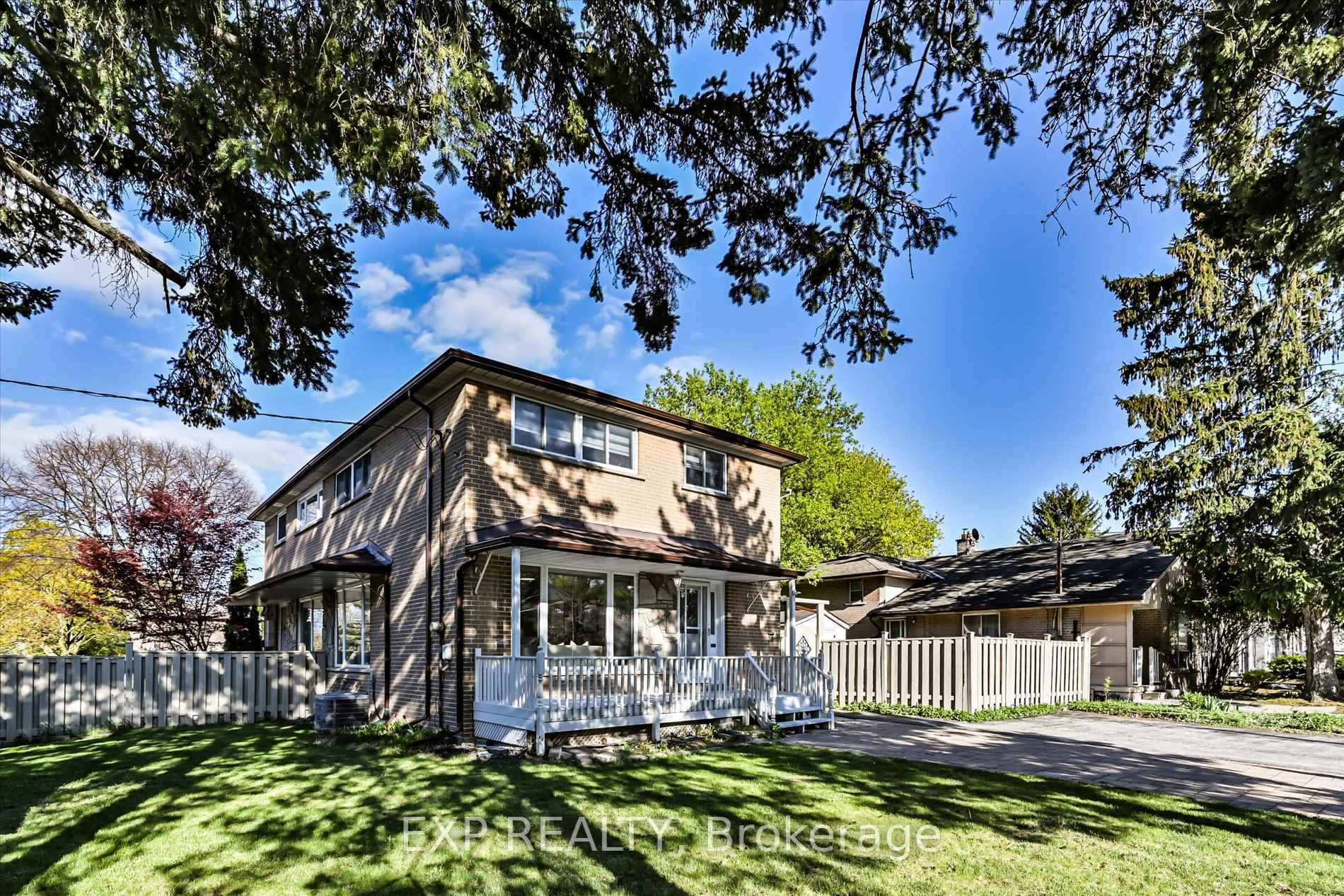 Photo de la propriété: 38 Logandale Road ON M2N 4H4