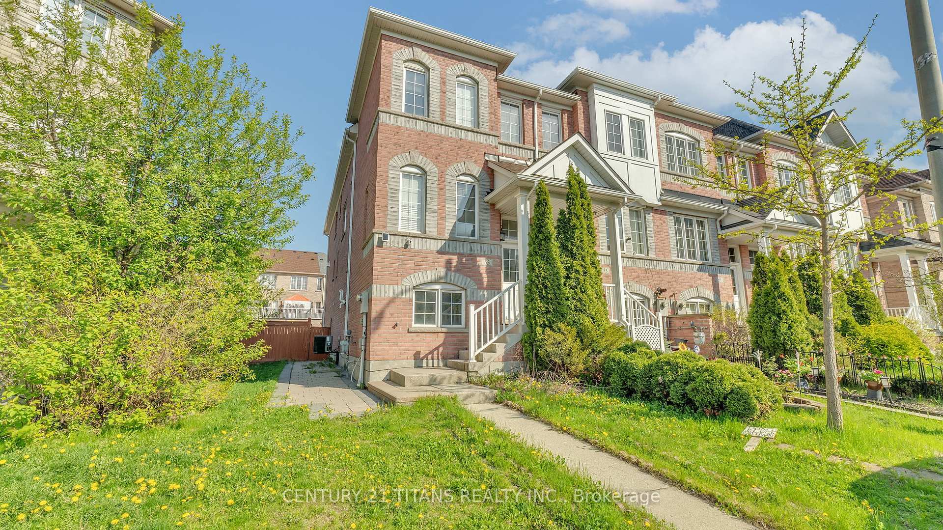 Property Photo: 55 Wilkes Crescent ON M1L 0B4