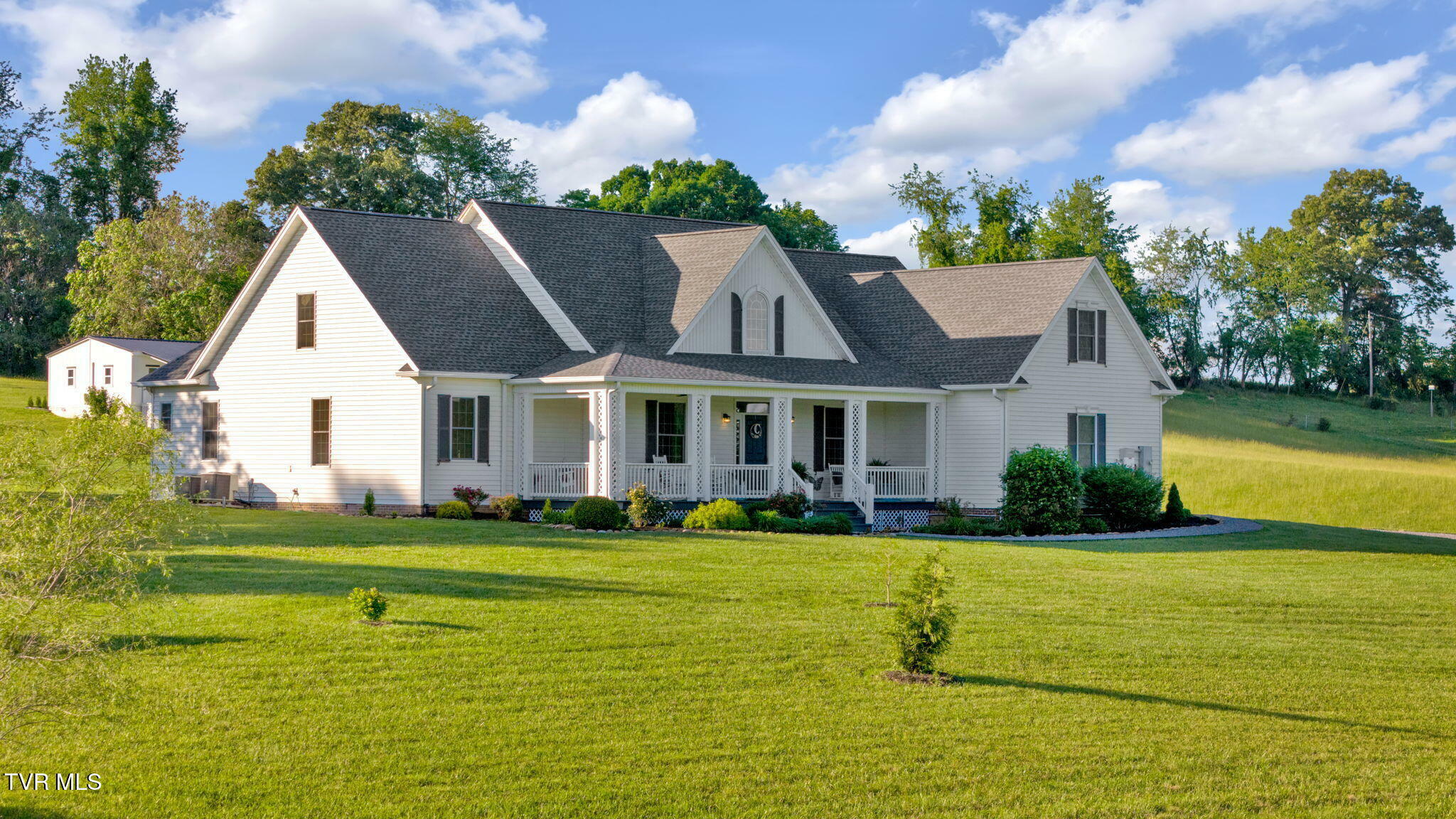 Property Photo:  1905 Martin Road  TN 37681 