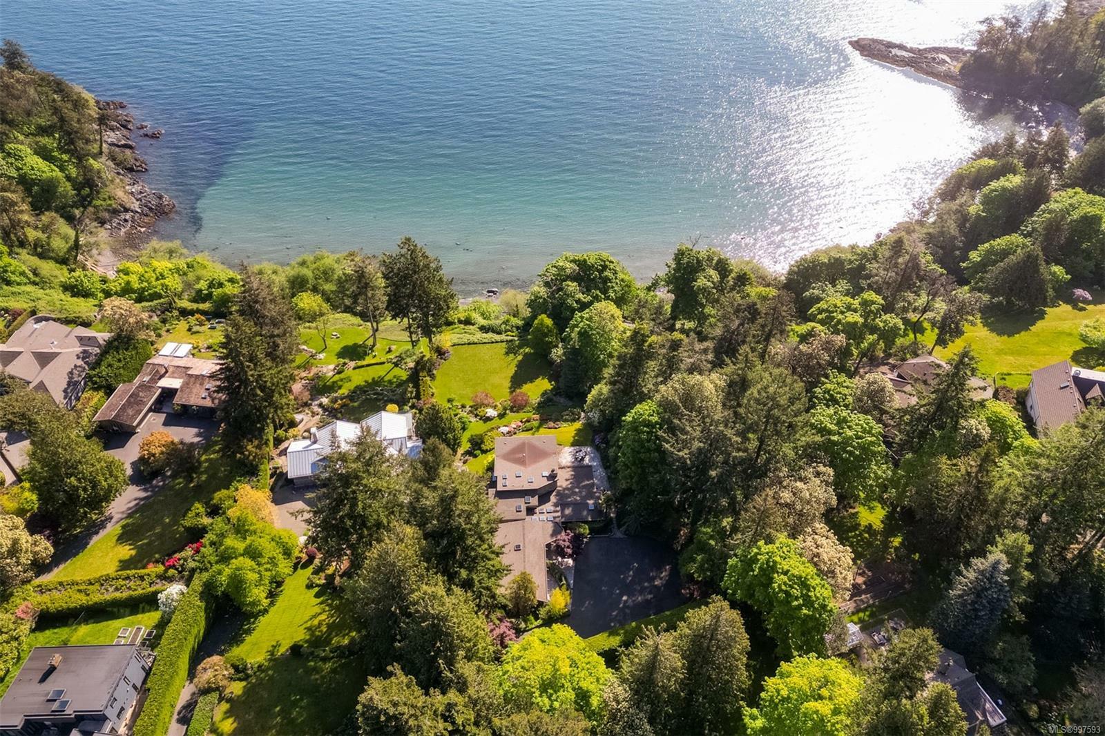Property Photo: 2248 Arbutus Rd BC V8N 1V3