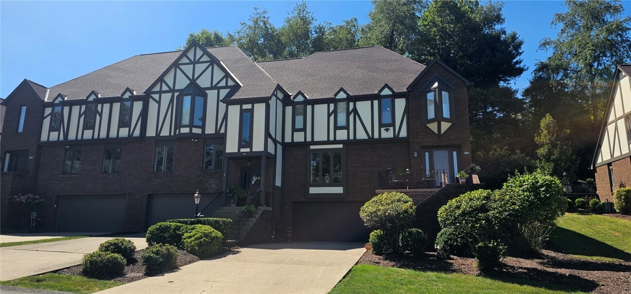 Property Photo: 415 Forest Highland PA 15238