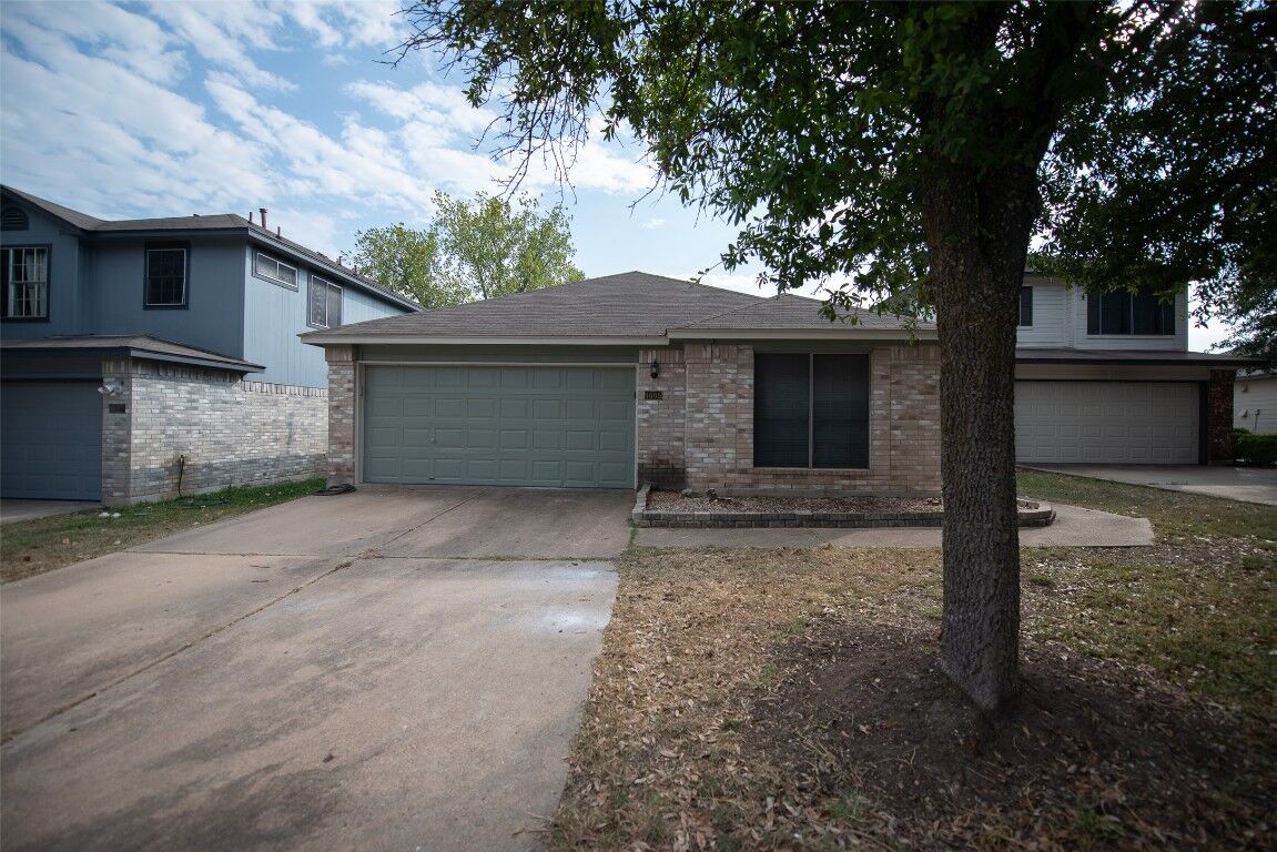 Property Photo:  1005 Loch Linnhe Cove  TX 78660 