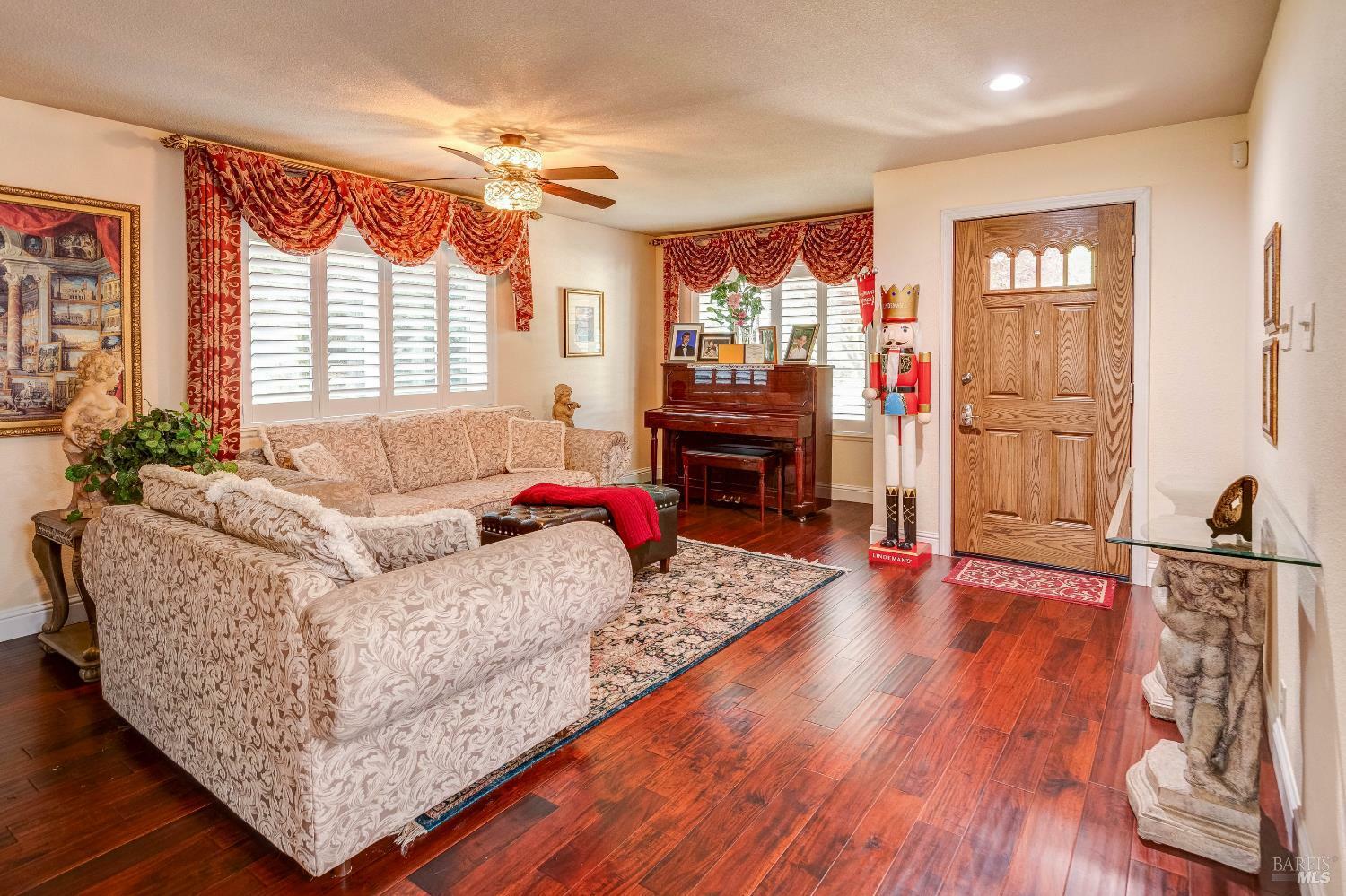 Property Photo: 32 Romine Way CA 94591
