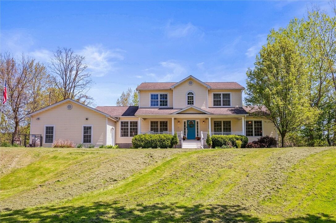 Property Photo:  178 Gillett Road  NY 14559 