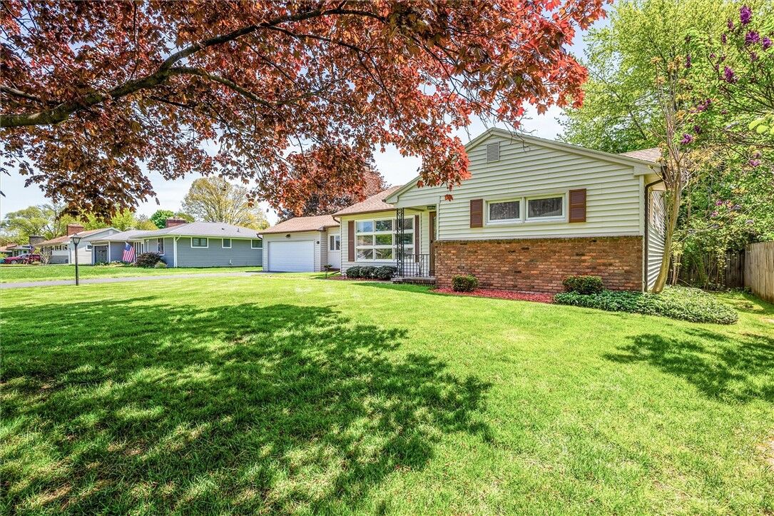 Property Photo:  37 Glen Haven Road  NY 14609 