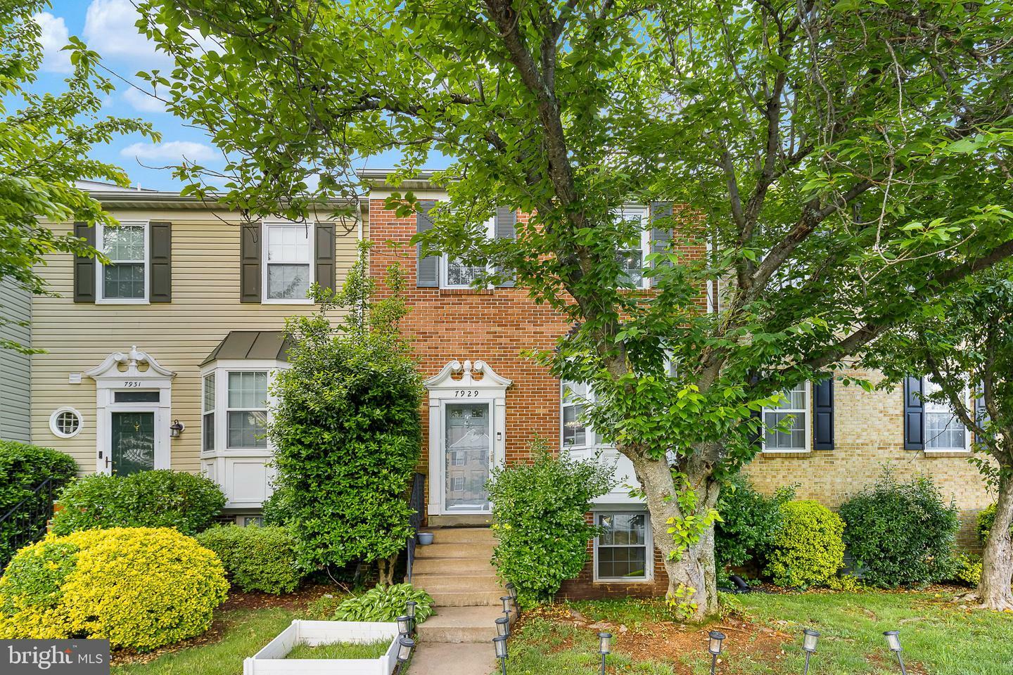Property Photo: 7929 Gunston Woods Place VA 22079