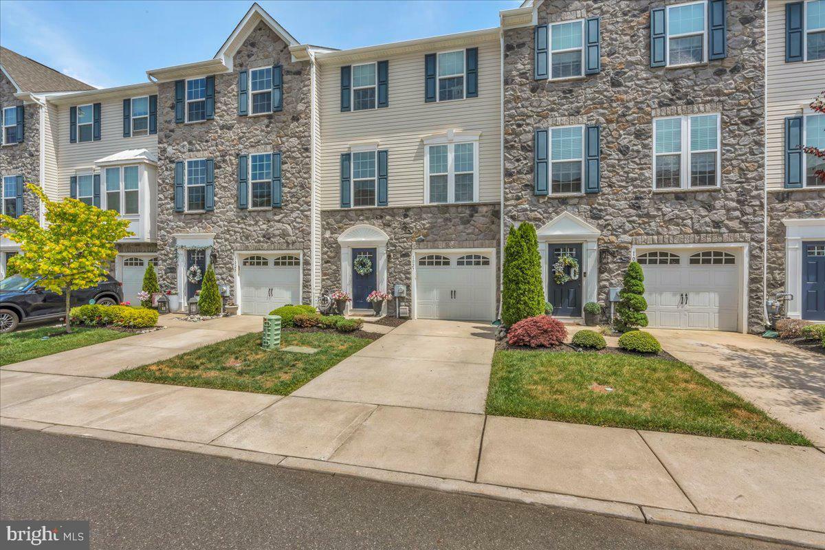 Property Photo: 1027 Regency Place NJ 08080