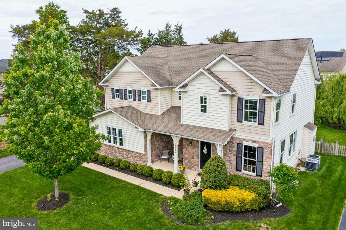 Property Photo:  42004 Donnington Place  VA 20148 