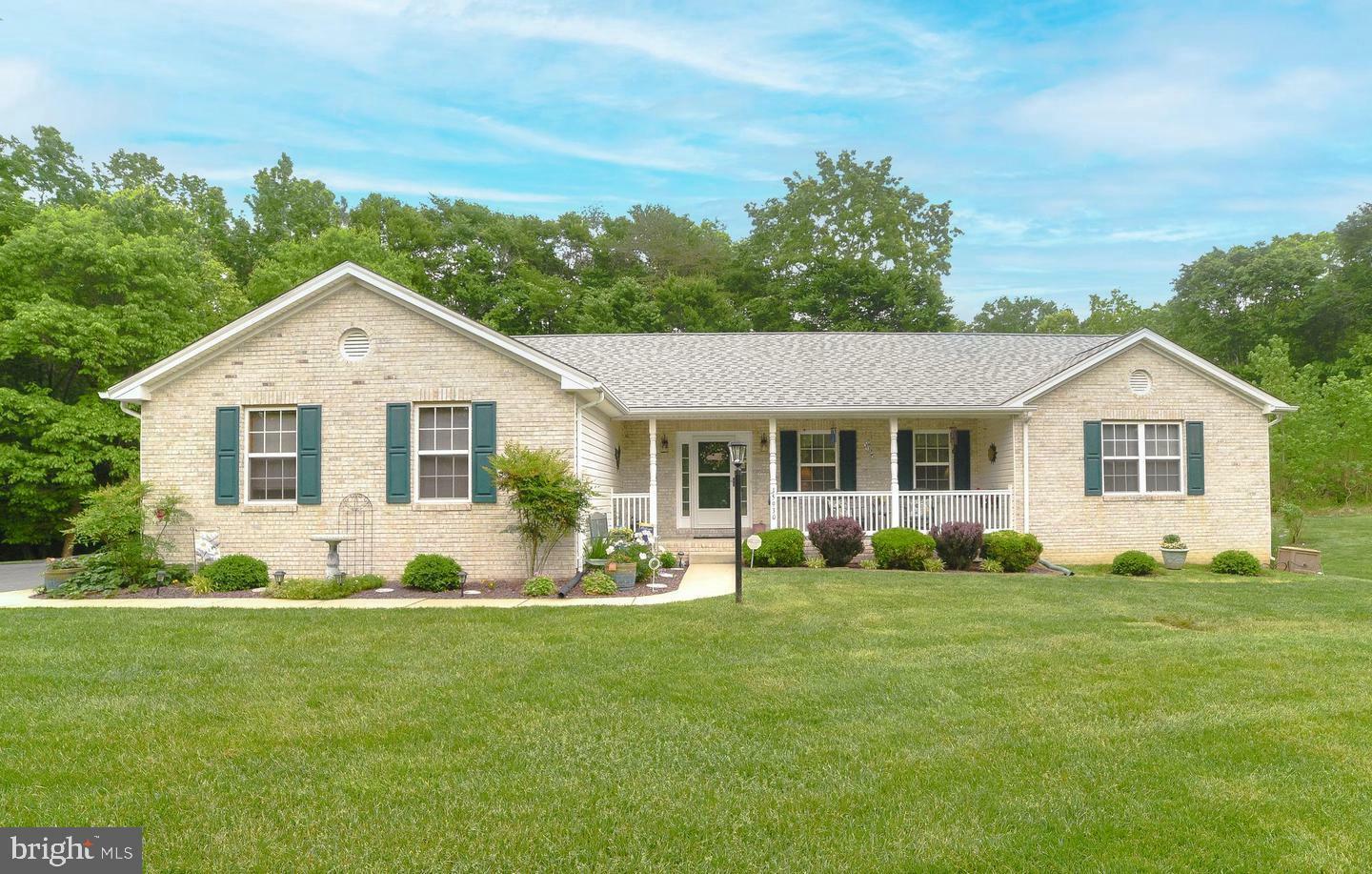 Property Photo: 15930 Pointe Meadow Court MD 20613