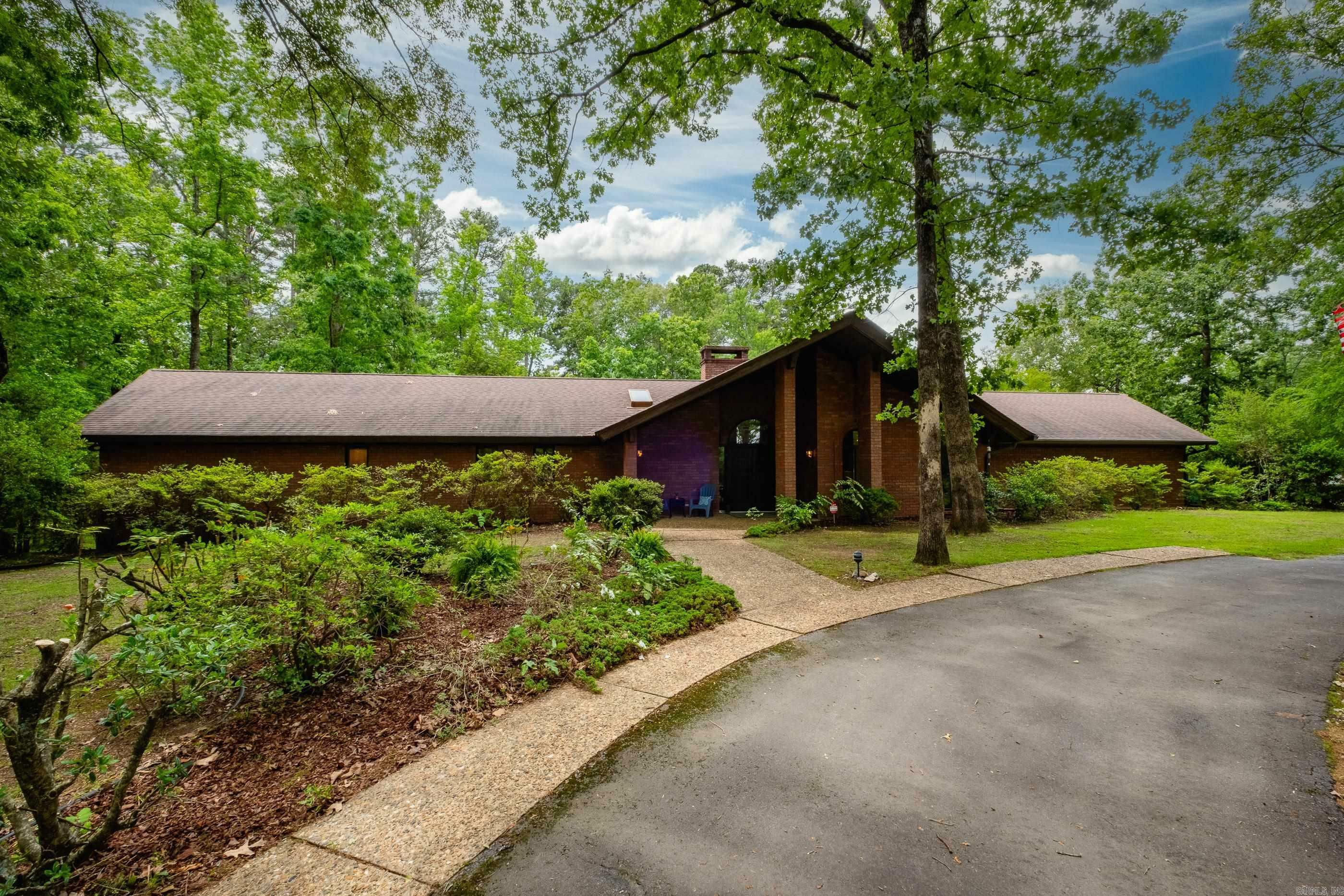 Property Photo: 9310 Lynnfield Lane AR 72019