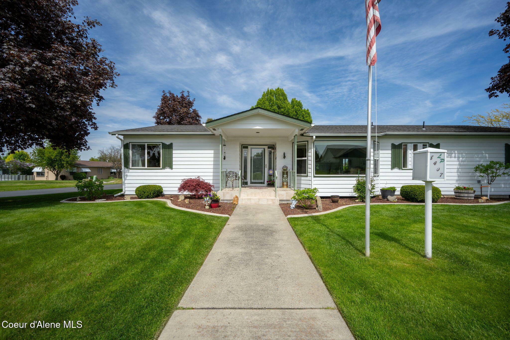 Property Photo:  8407 N Dogwood Ln  ID 83835 